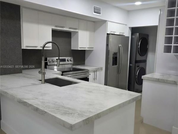2600 S University Dr, Unit 229, Davie, FL 33328