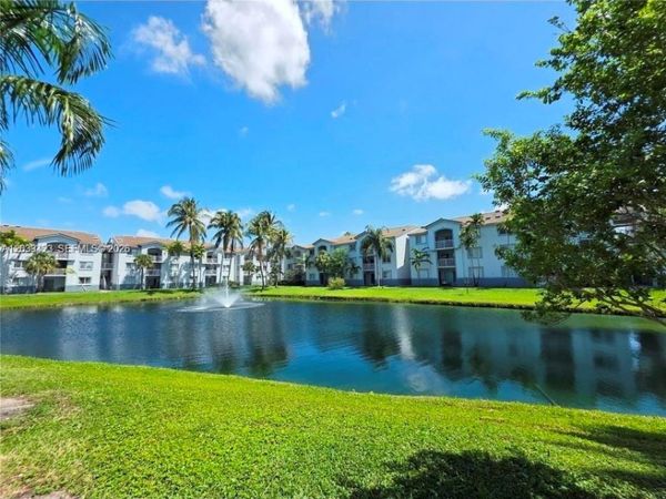 2600 S University Dr , Unit 229, Davie, FL 33328