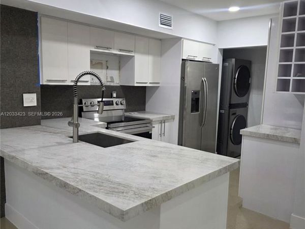 2600 S University Dr, Unit 229, Davie, FL 33328