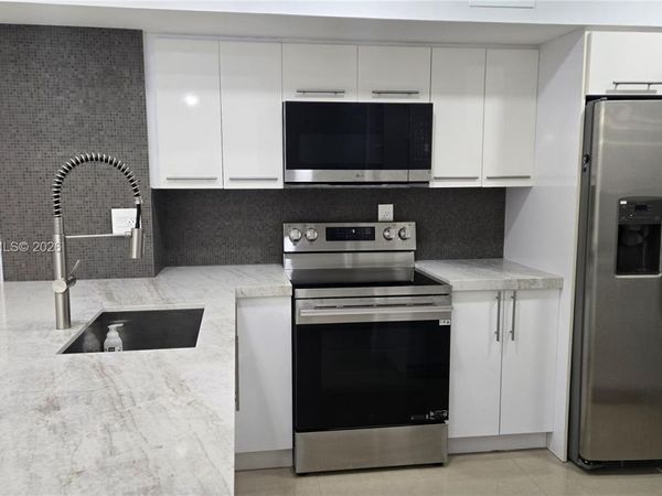 2600 S University Dr, Unit 229, Davie, FL 33328