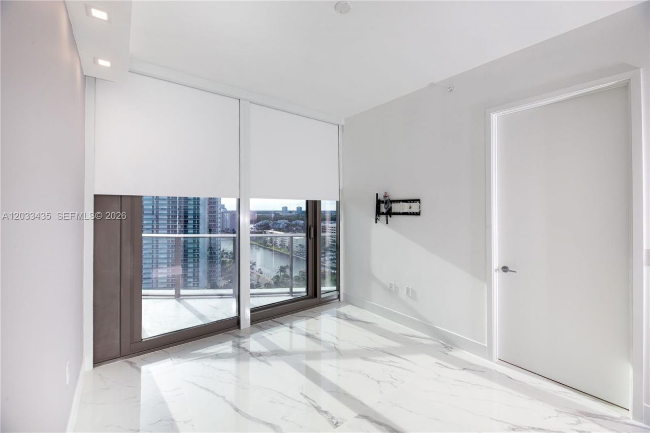 15701 Collins Ave , Unit 1403, Sunny Isles Beach, FL 33160 Photo