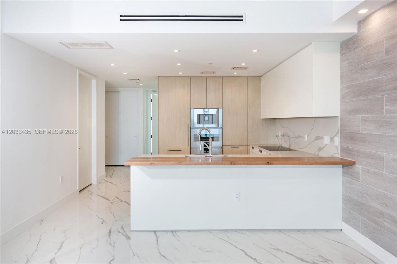 15701 Collins Ave , Unit 1403, Sunny Isles Beach, FL 33160 Photo