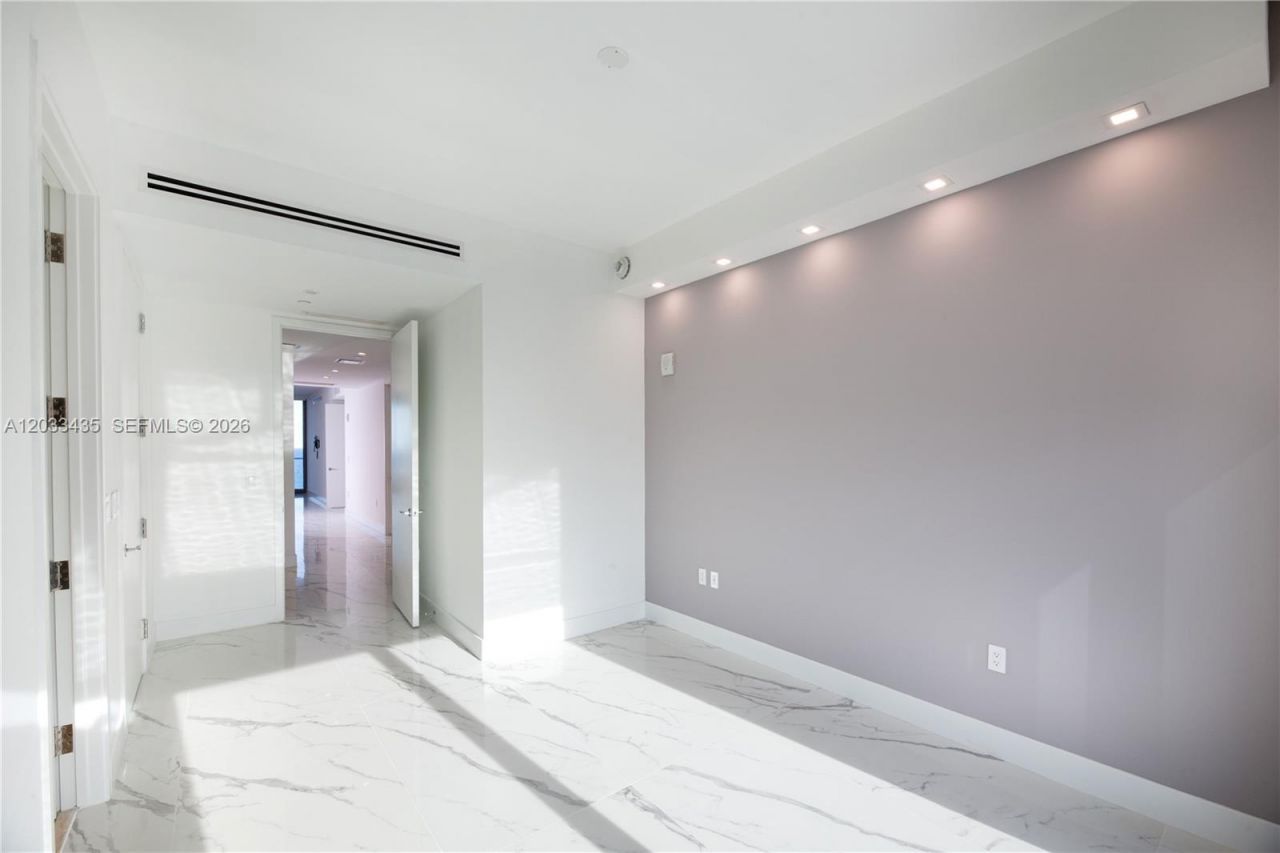 15701 Collins Ave , Unit 1403, Sunny Isles Beach, FL 33160 Photo