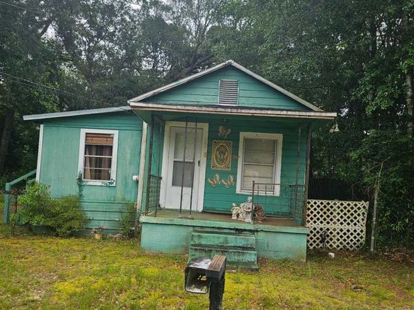 1221 Trammel Blvd, Pensacola, FL 32505