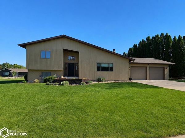 1009 South Street, Webster City, IA 50595