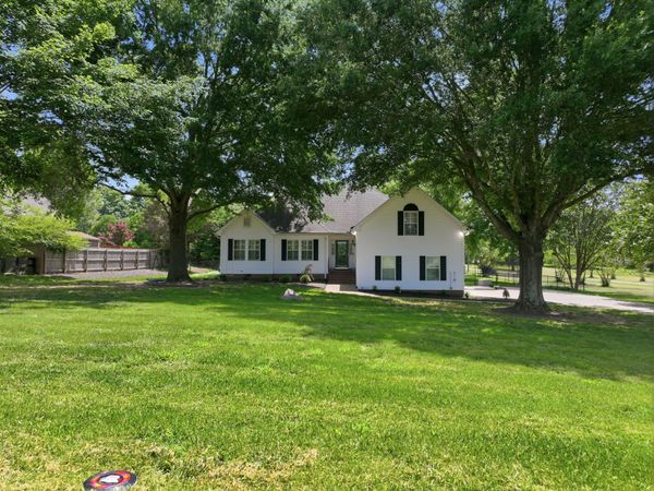2999 Cages Bend Rd, Gallatin, TN 37066
