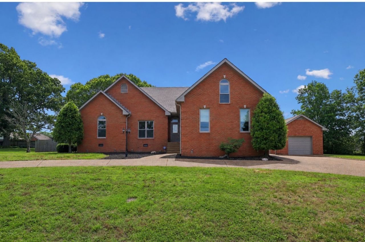 213 Fox Hunt Ln, Lebanon, TN 37087 Main Photo