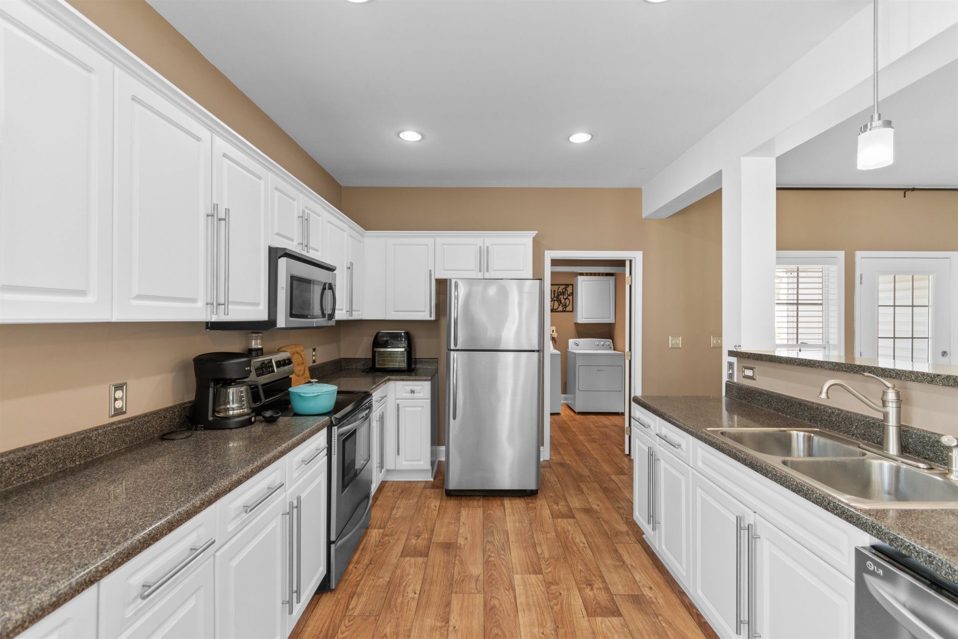 493 Garden Ave.  Photo 8