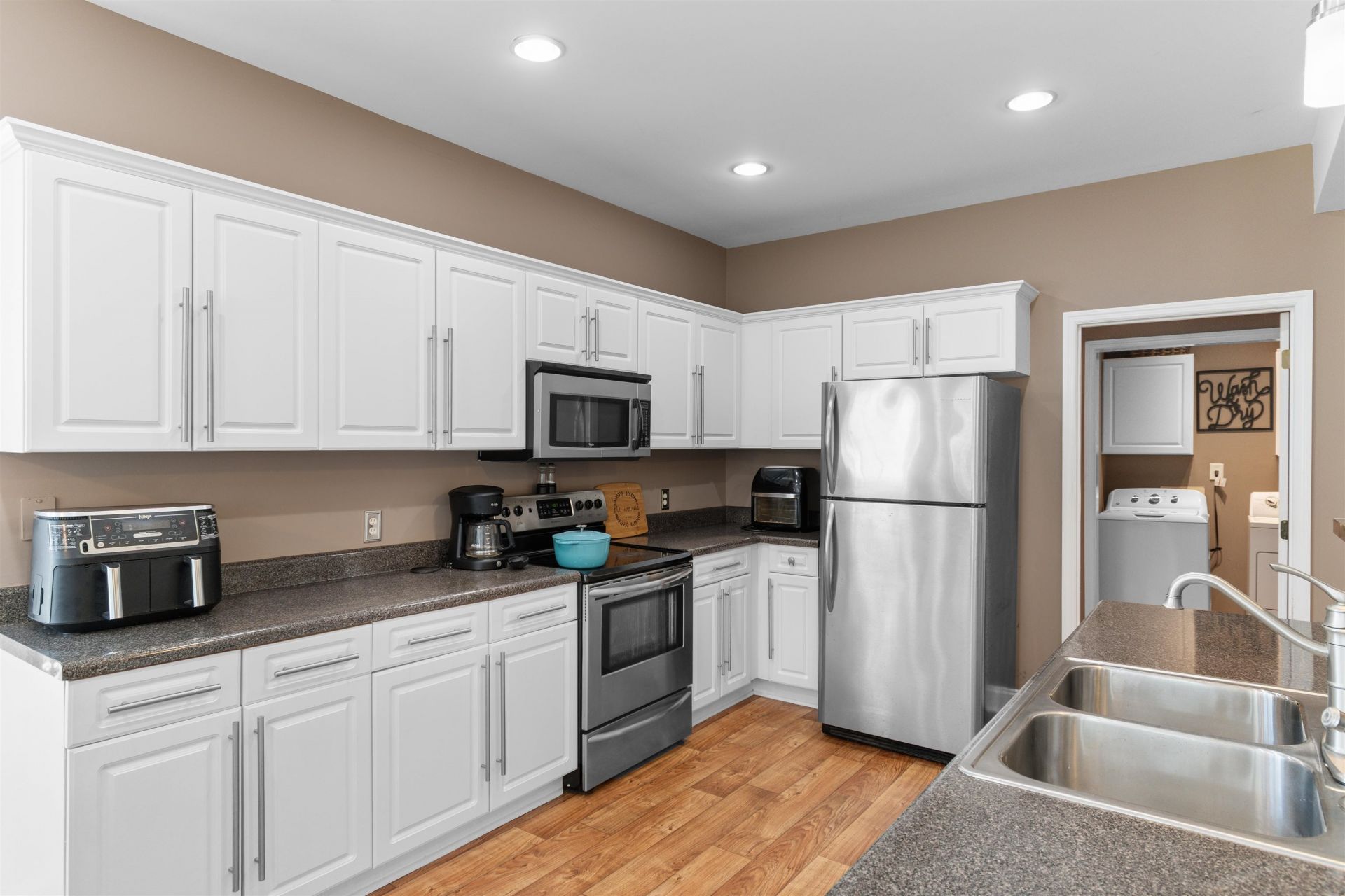 493 Garden Ave.  Photo 9