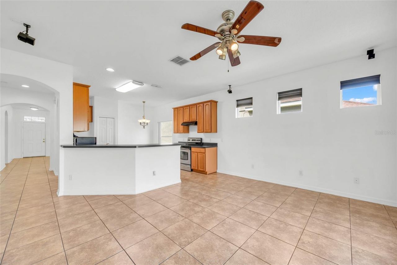 14643 Tanja King Boulevard, Orlando, FL 32828 Photo