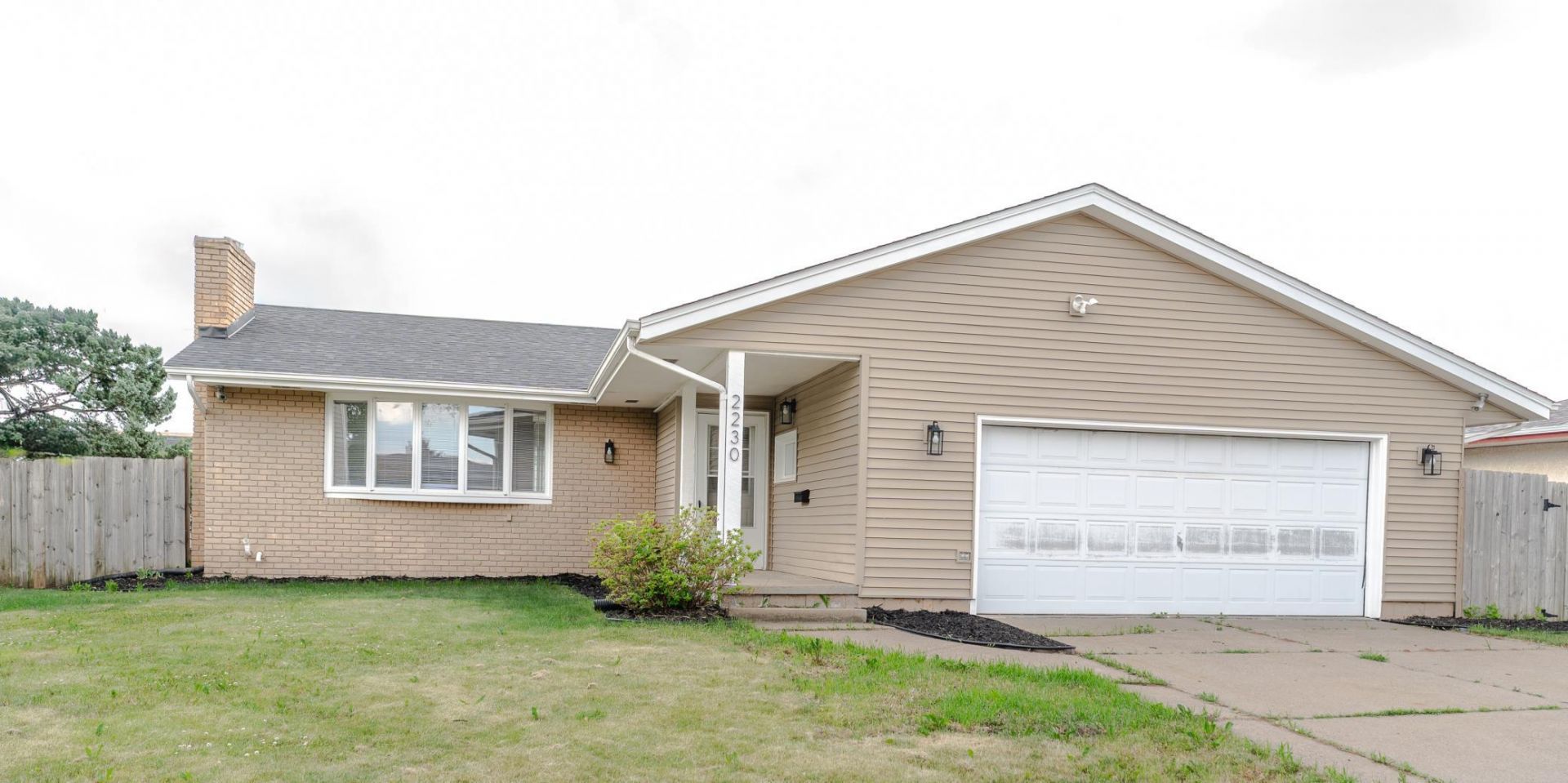 2230 Falcon Avenue Saint Paul, MN 55119