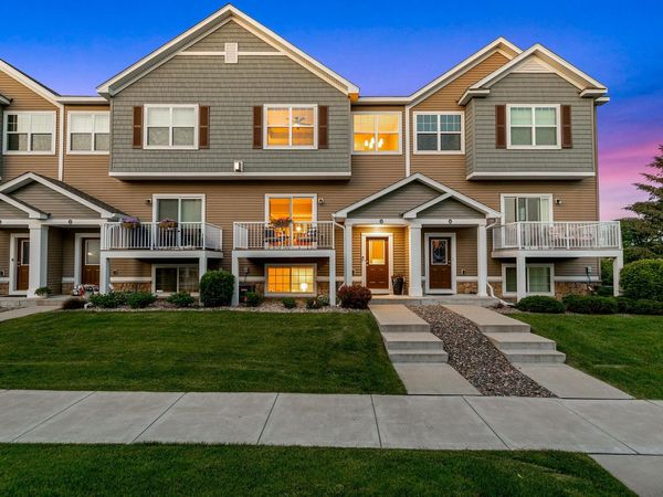 9590 Jefferson Drive, Unit 3, Chanhassen, MN 55317