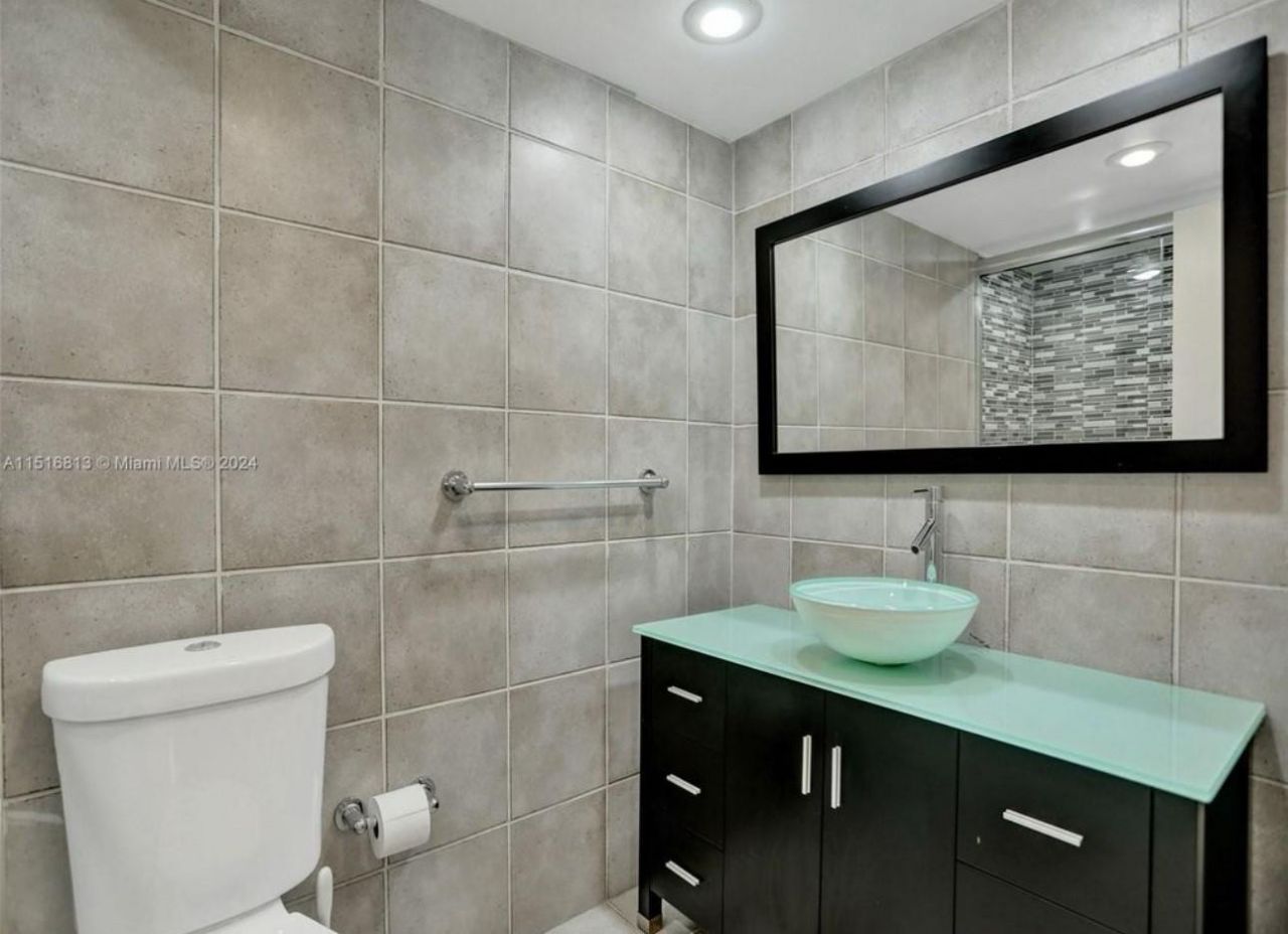 11930 N Bayshore Drive, Unit 601, North Miami, FL 33181 Photo