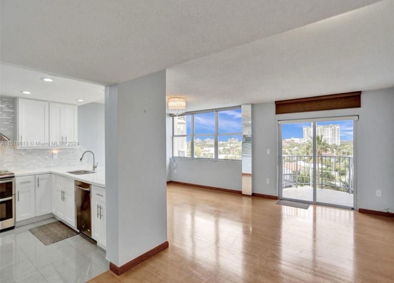 11930 N Bayshore Drive, Unit 601, North Miami, FL 33181 Photo
