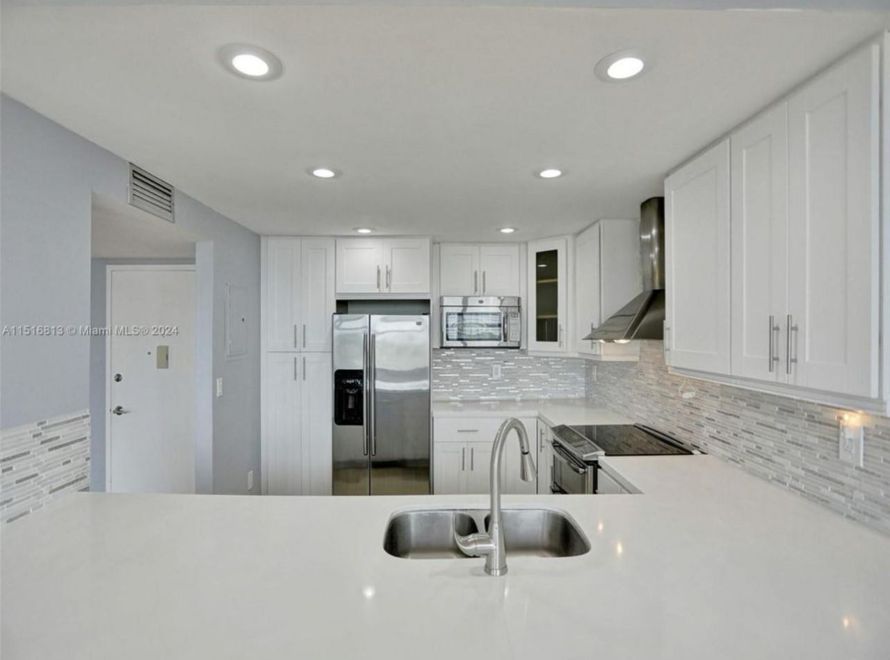 11930 N Bayshore Drive, Unit 601, North Miami, FL 33181 Photo