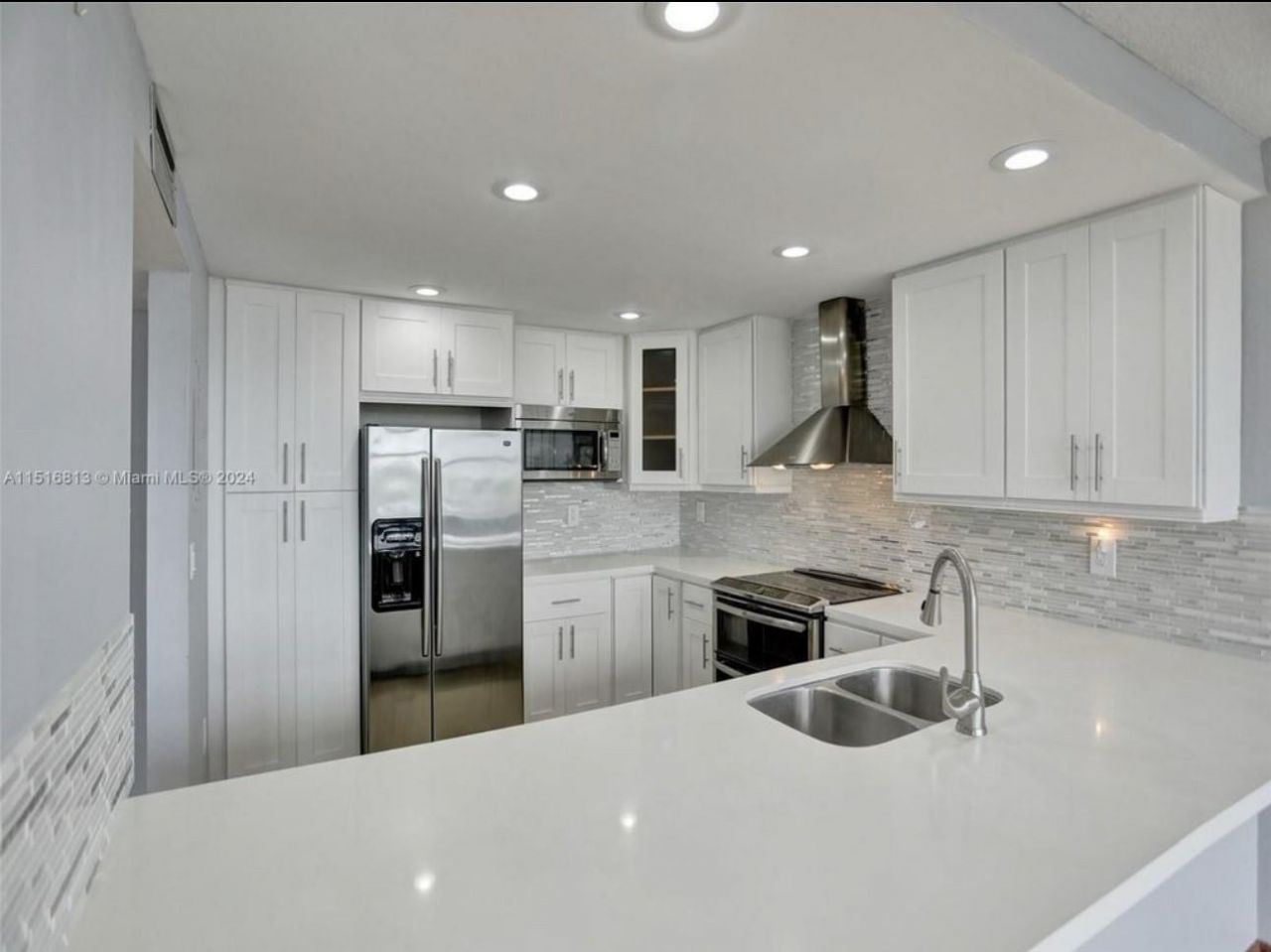 11930 N Bayshore Drive, Unit 601, North Miami, FL 33181 Photo