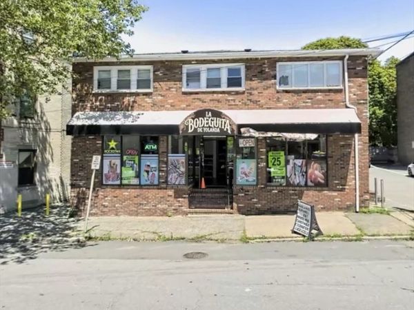 34 Boston St, Unit 2, Salem, MA 01970