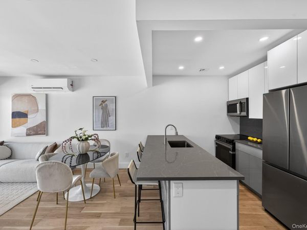 31-65 14th Street , Unit 2R, Astoria, NY 11106