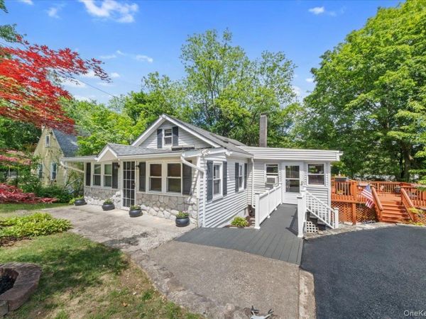 118 Hewitt Street , Lake Peekskill, NY 10537