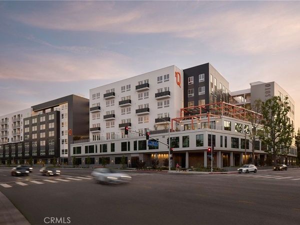 21010 Erwin Street, Unit 623, Woodland Hills, CA 91367