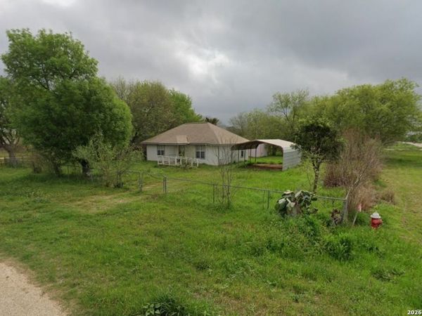 802 County Line Rd, Jourdanton, TX 78026