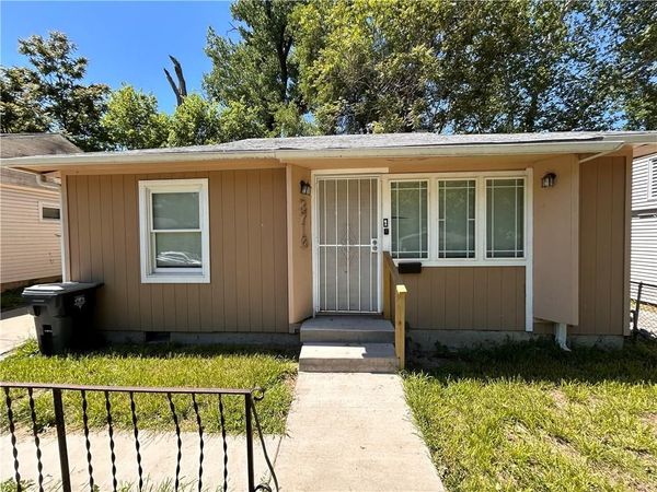 3716 MERSINGTON Avenue, Kansas City, MO 64128