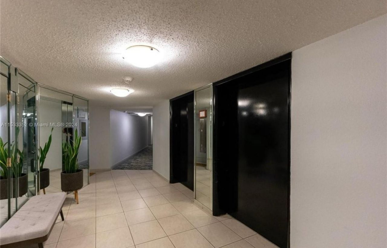 11930 N Bayshore Drive, Unit 302, North Miami, FL 33181 Photo