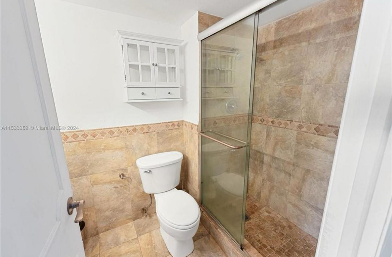 11930 N Bayshore Drive, Unit 302, North Miami, FL 33181 Photo