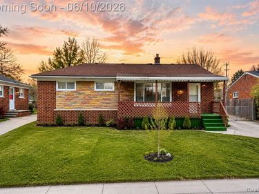 22111 LOGUE Avenue, Warren, MI 48091