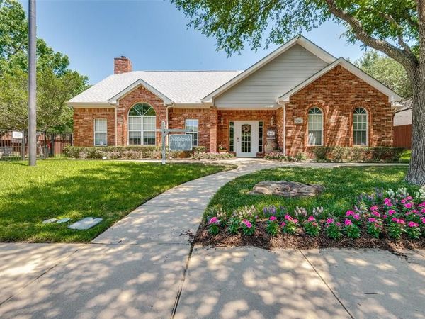 1004 Bridges Drive , Arlington, TX 76012