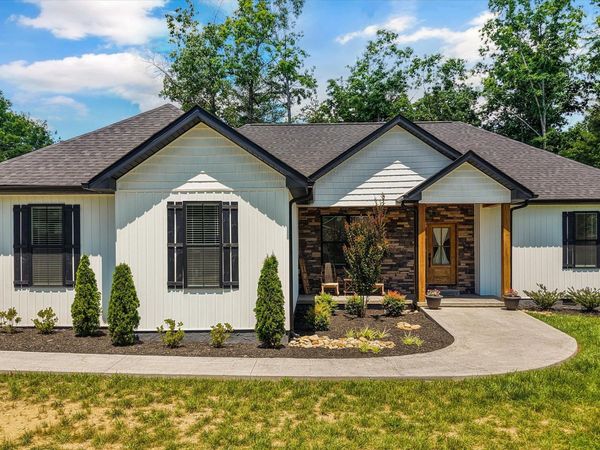 738 Toomey Falls Rd, Oneida, TN 37841