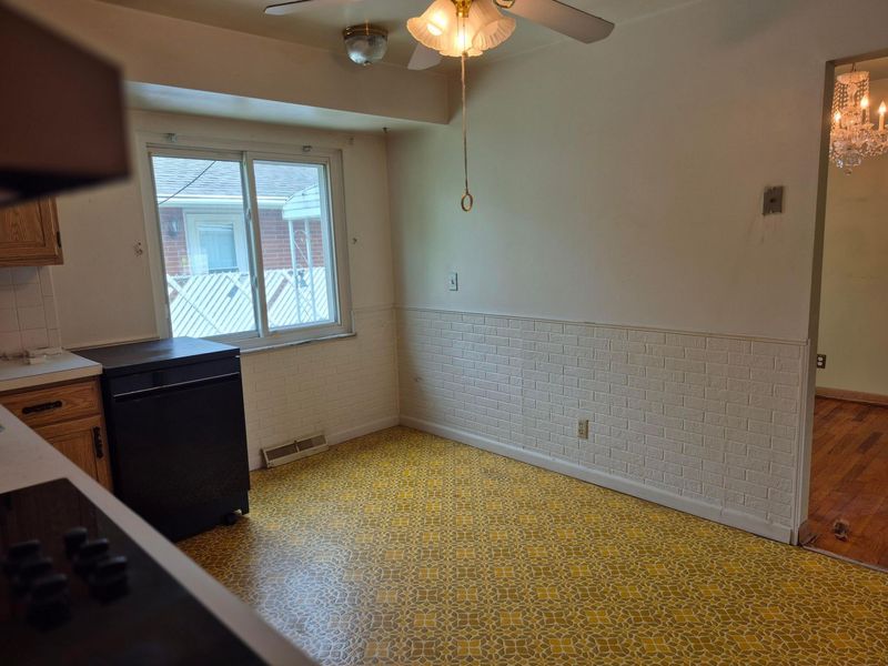 4260 E Mound Street , Columbus, OH 43227 Photo 13