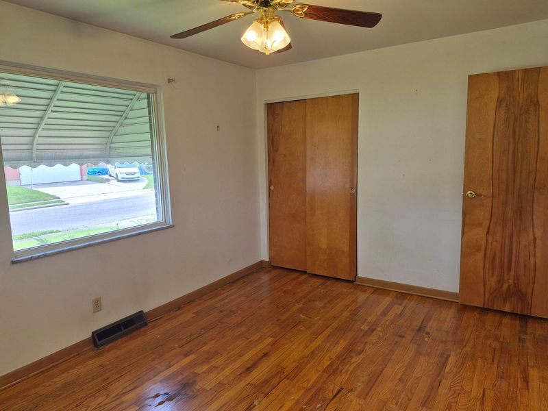 4260 E Mound Street , Columbus, OH 43227 Photo 18