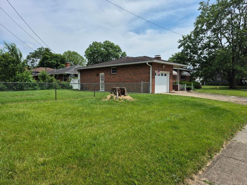 4260 E Mound Street , Columbus, OH 43227 Photo 2
