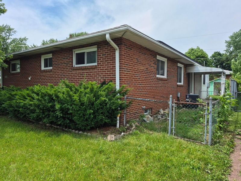4260 E Mound Street , Columbus, OH 43227 Photo 3