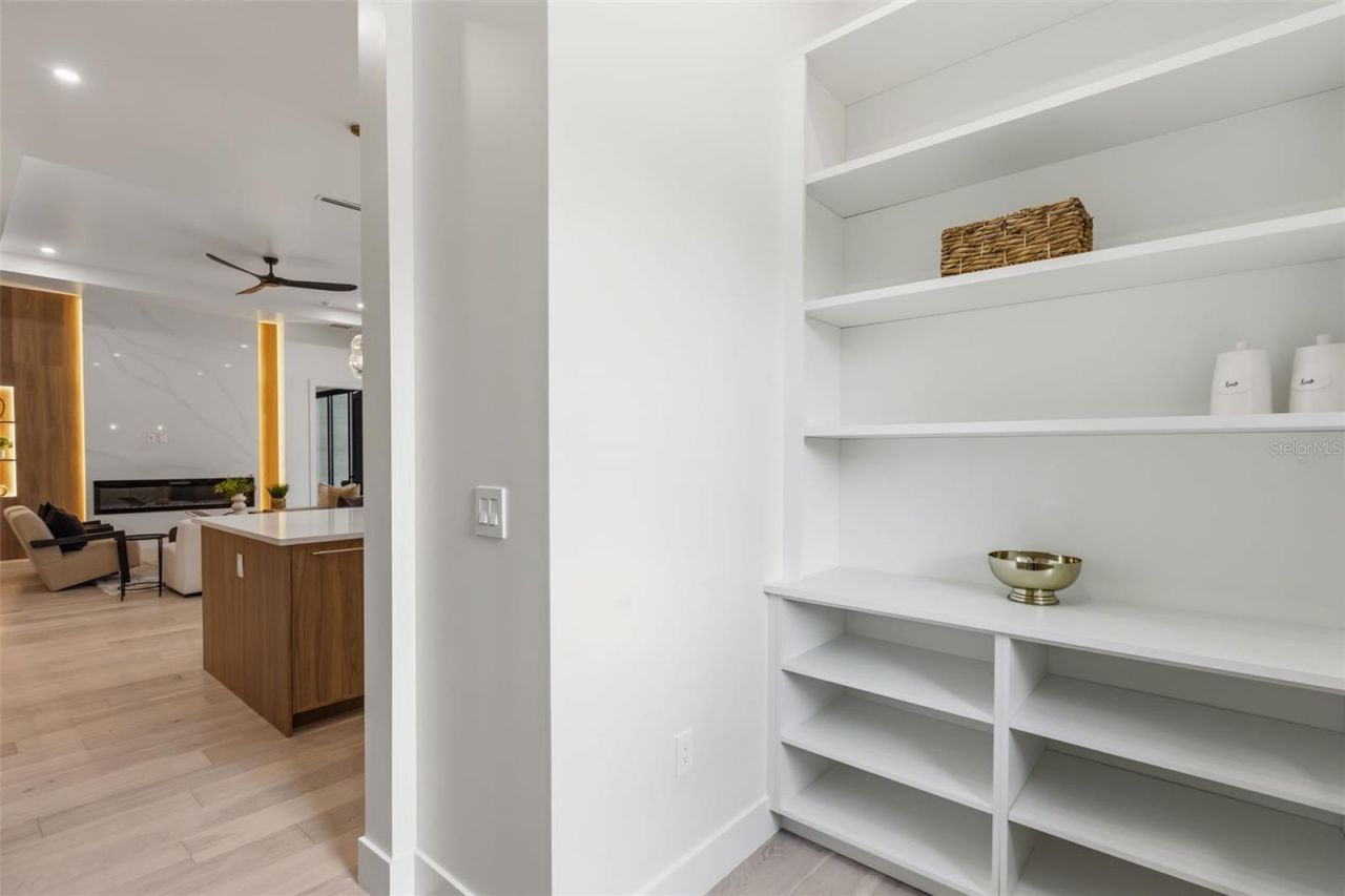 525 S Lakemont Avenue, Winter Park, FL 32792 Photo