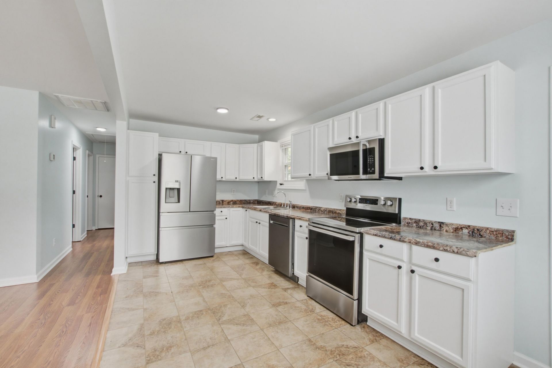 50 Elmwood Place Photo 18