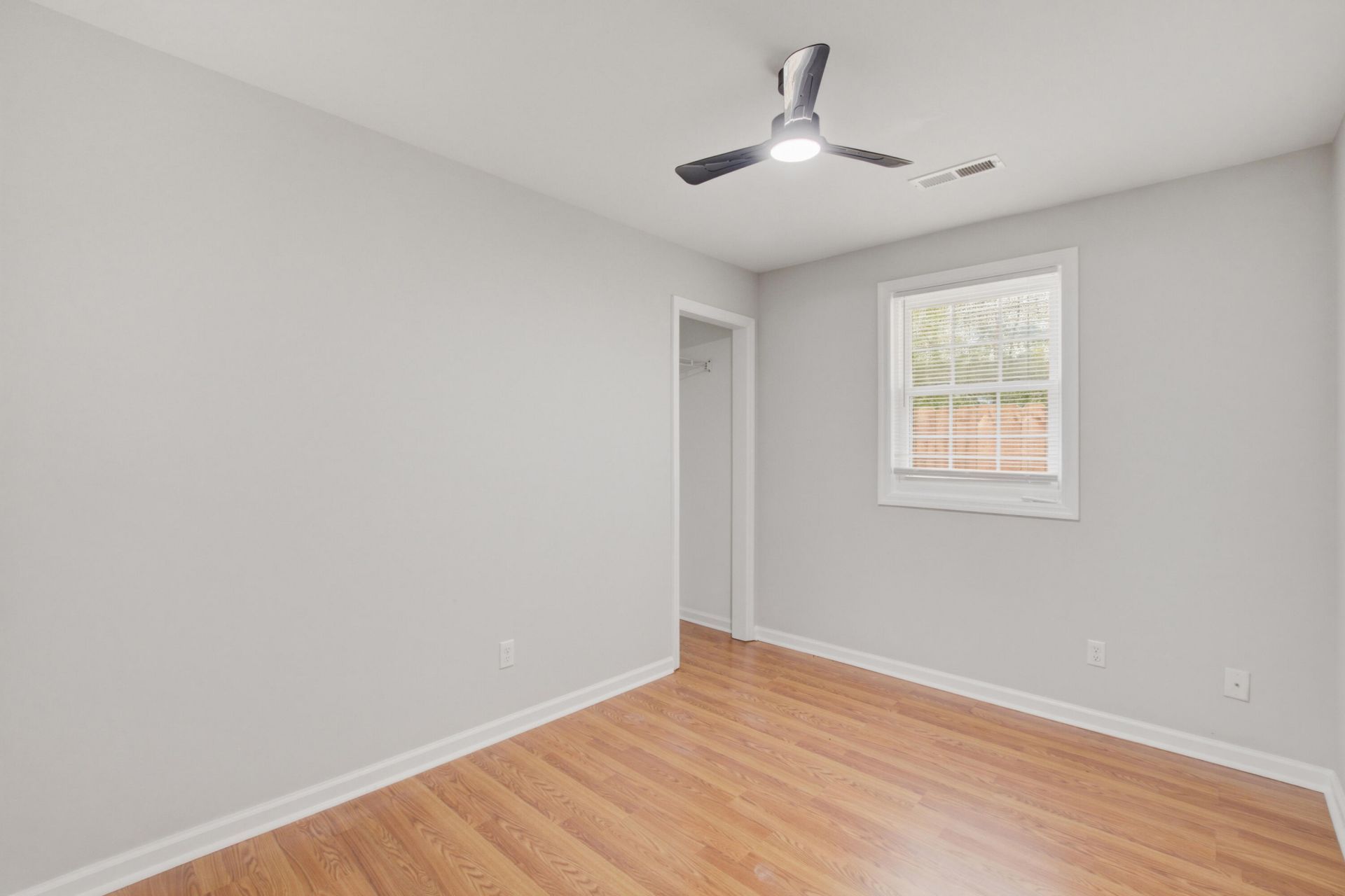 50 Elmwood Place Photo 19
