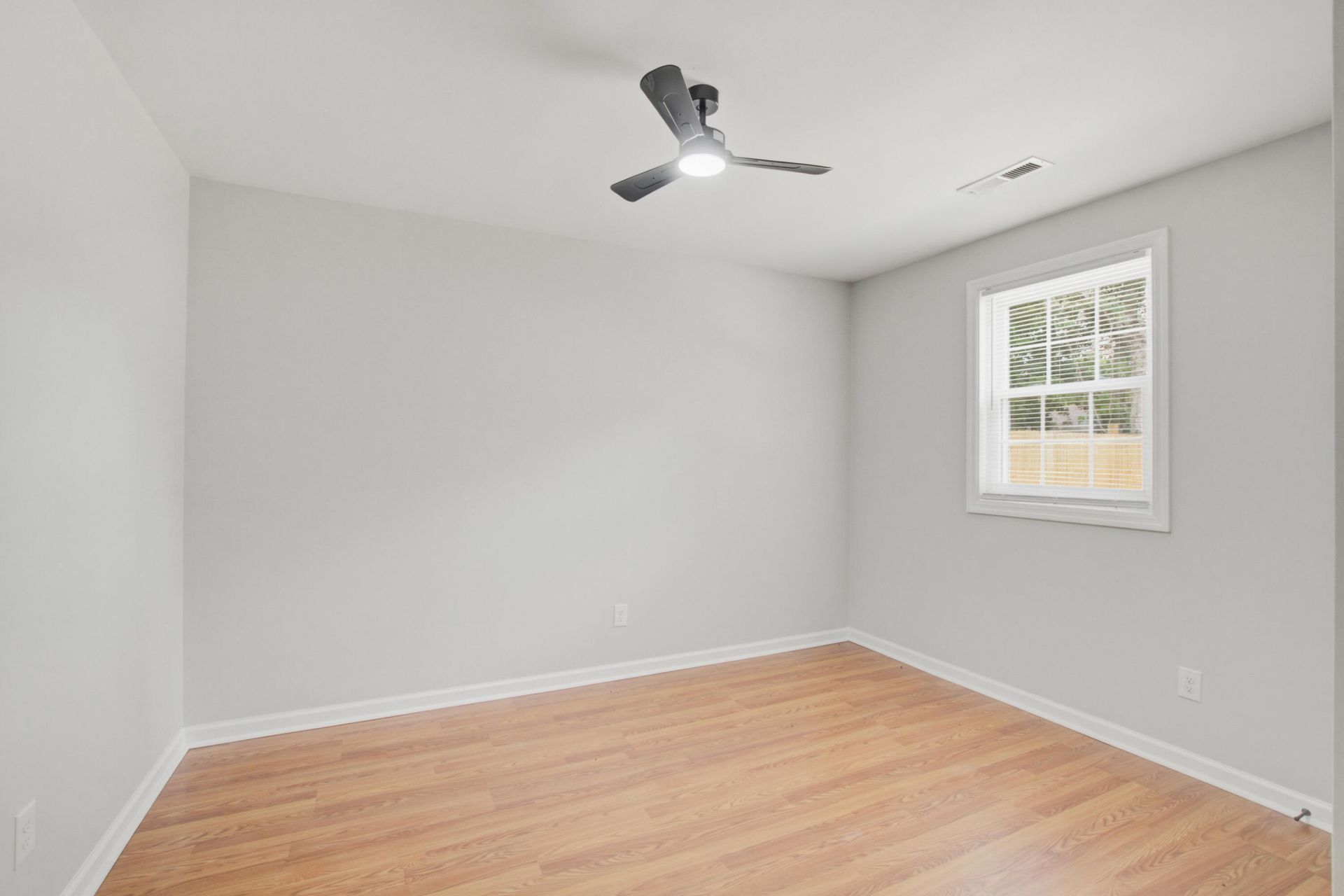 50 Elmwood Place Photo 23