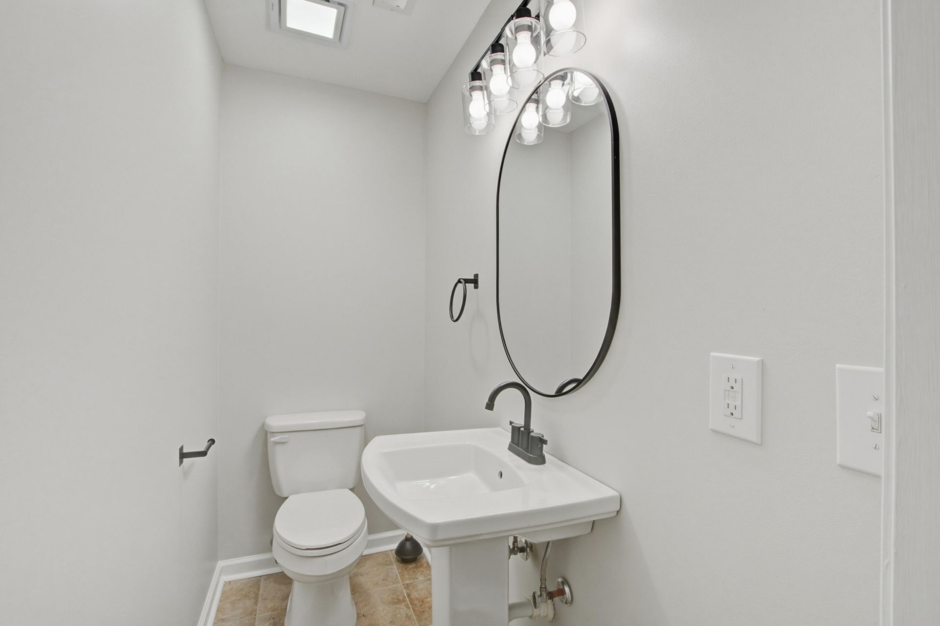 50 Elmwood Place Photo 27