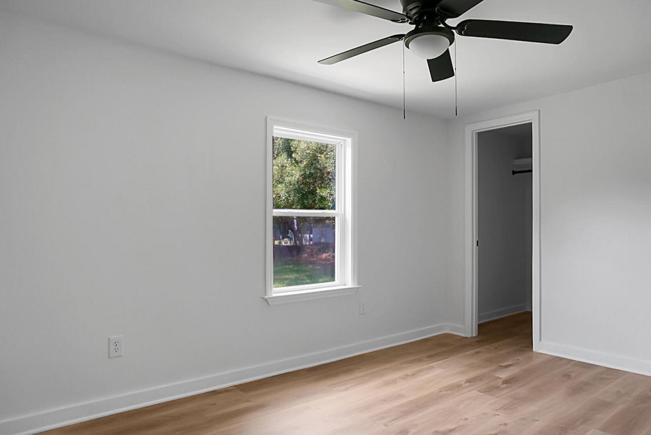 1393 Harristown Road Photo 35