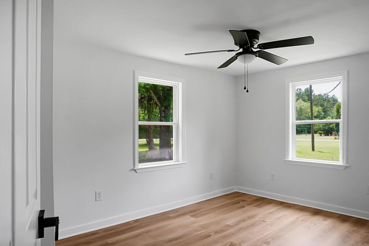 1393 Harristown Road Photo 37