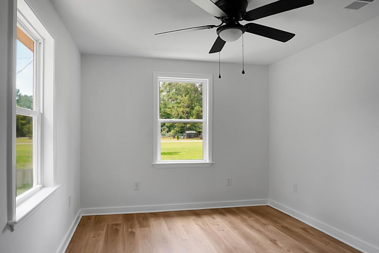 1393 Harristown Road Photo 38