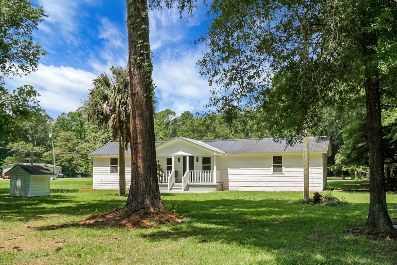 1393 Harristown Road Photo 5