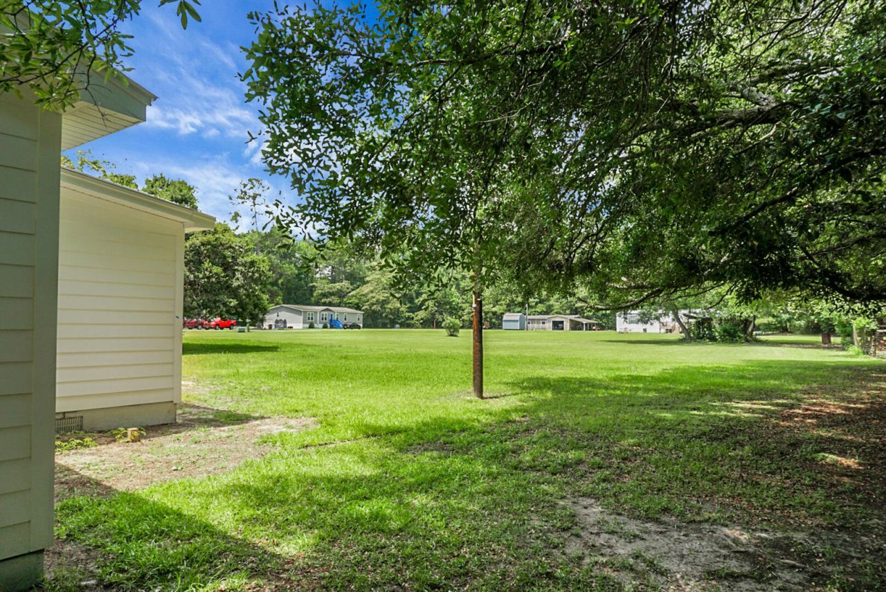 1393 Harristown Road Photo 56