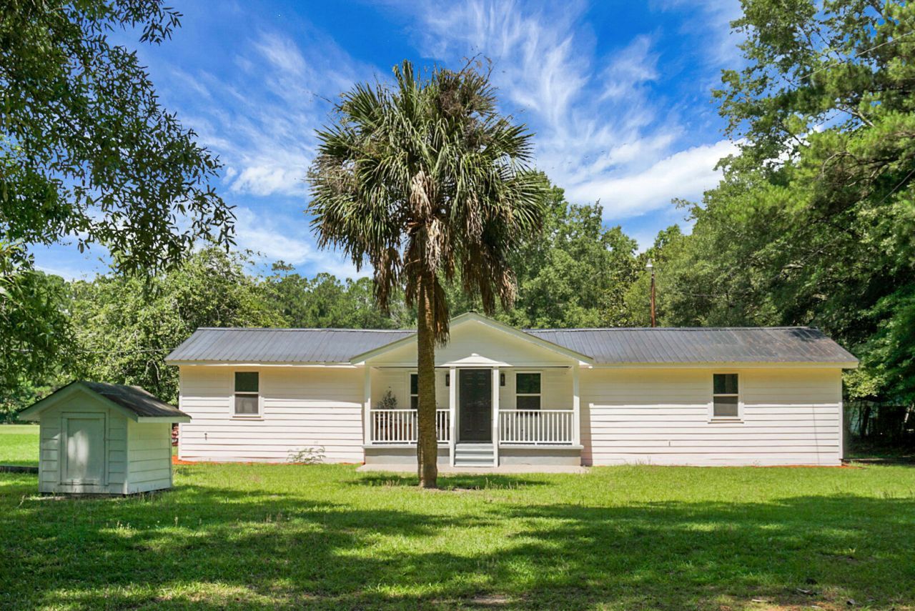 1393 Harristown Road Photo 6