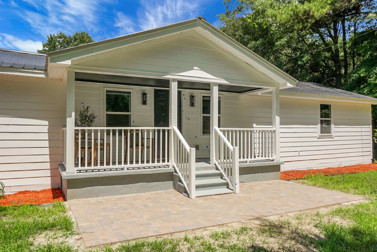 1393 Harristown Road Photo 7