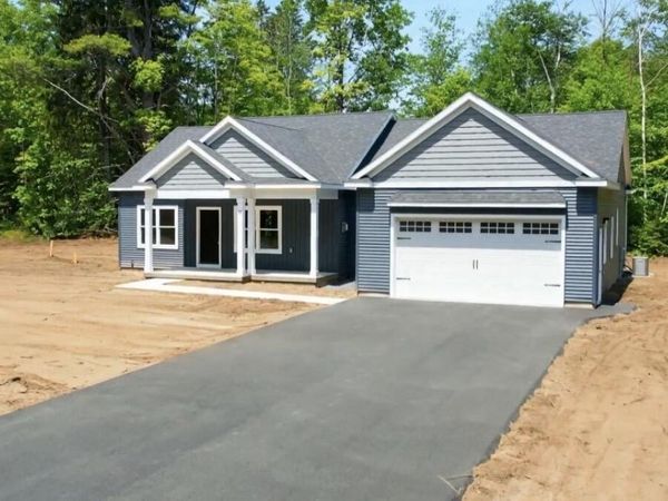 11 Elsies Way, Queensbury, NY 12804