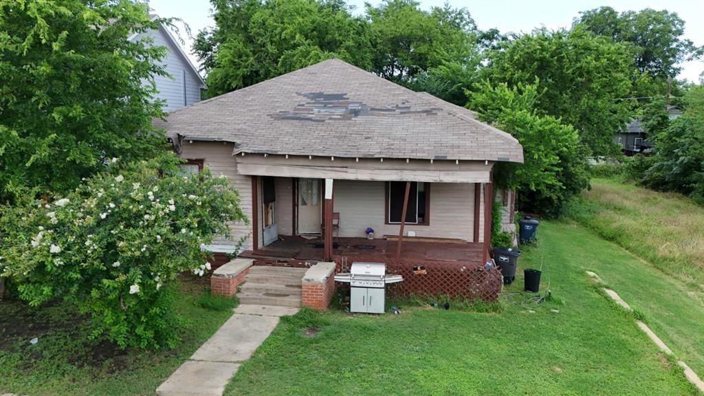 1713 E Tucker Street, Fort Worth, TX 76104 Main Photo