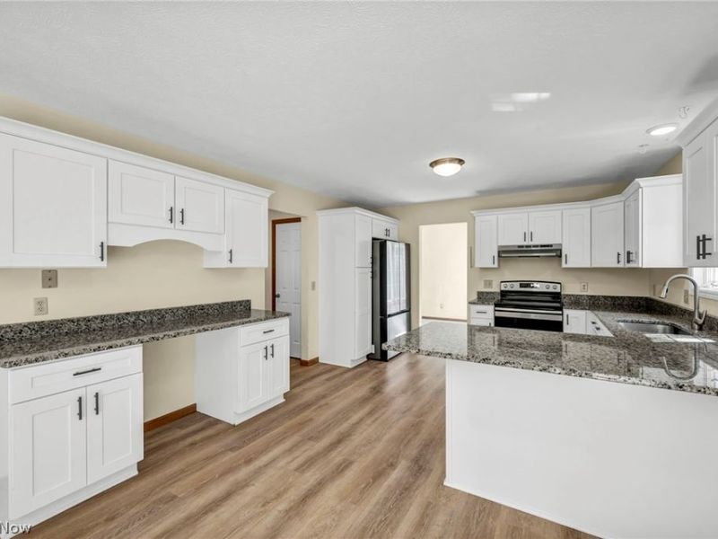 9842 Johnnycake Ridge Road, Mentor, OH 44060 Photo 10